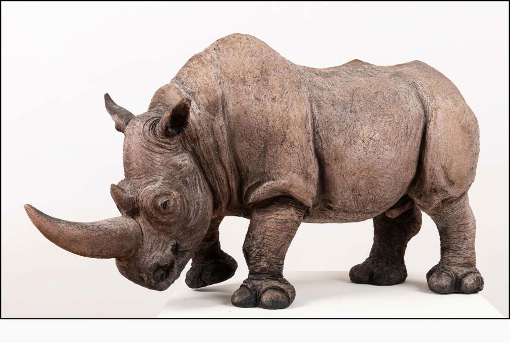 Rhinocéros blanc « Volte-face » - céramique Raku - 77x46x27 cm (profil gauche)